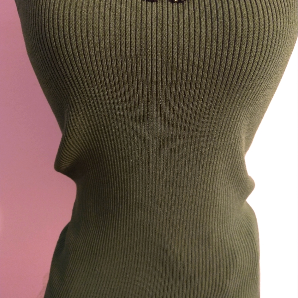 Green tank top - Picture 4 of 4